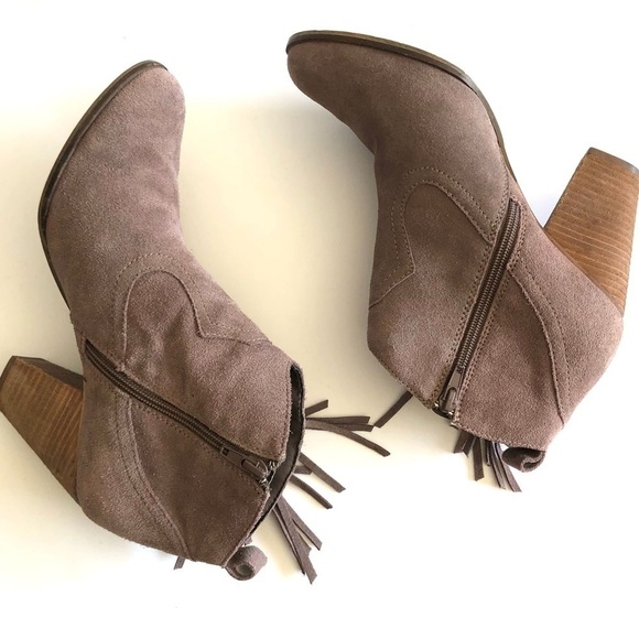 Steve Madden Ponncho Fringe Ankle Booties - Picture 7 of 14